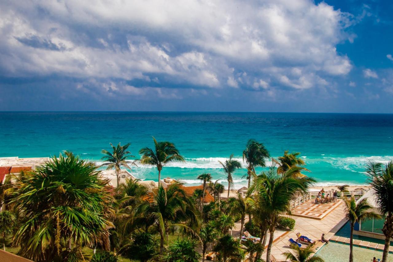 Rodero By Solymar Beach Front Condos In Hotel Zone Cancún Exteriör bild