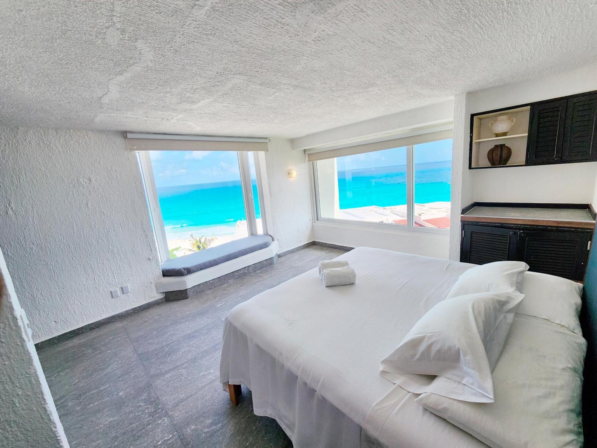 Rodero By Solymar Beach Front Condos In Hotel Zone Cancún Exteriör bild