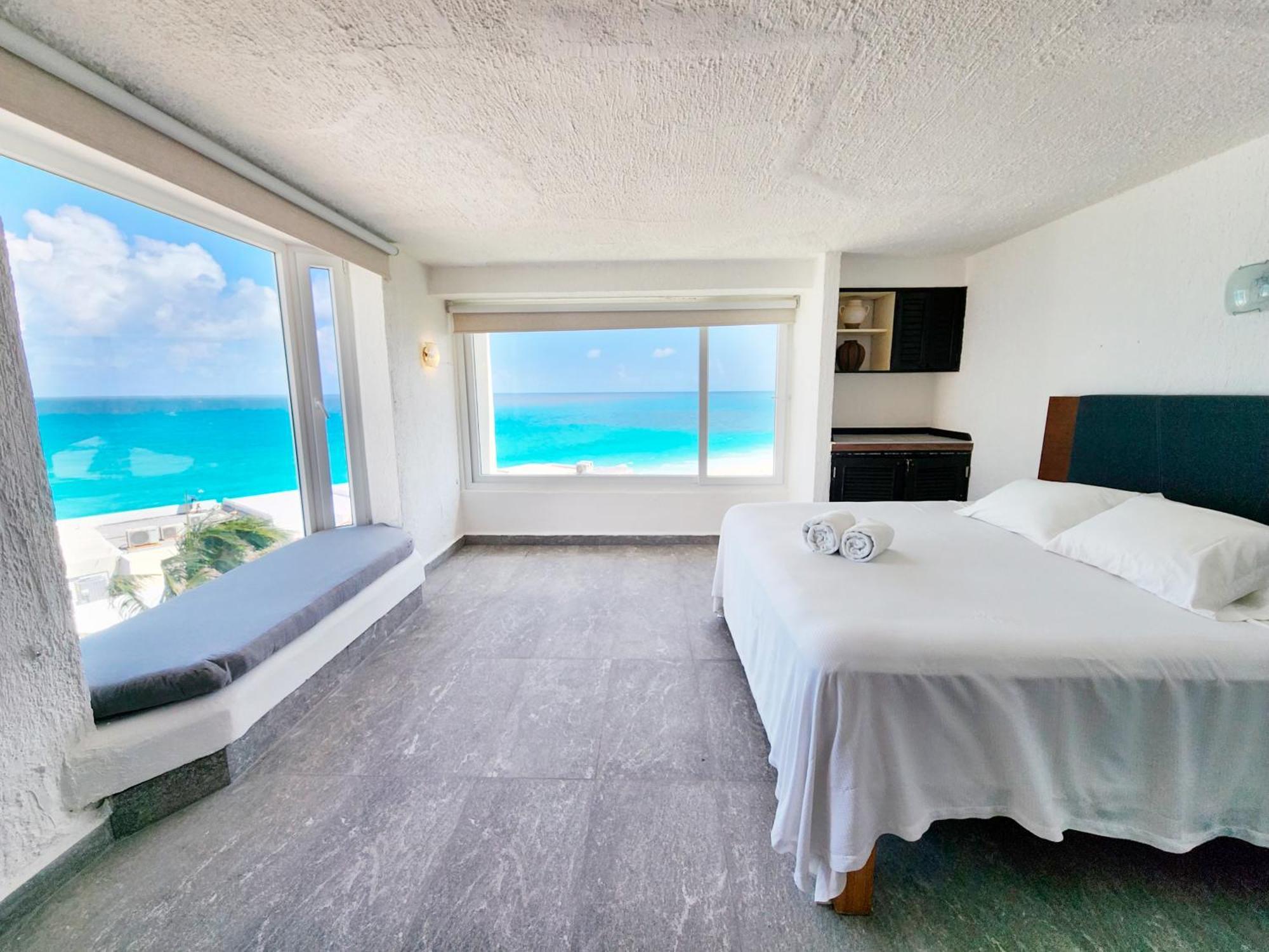 Rodero By Solymar Beach Front Condos In Hotel Zone Cancún Exteriör bild