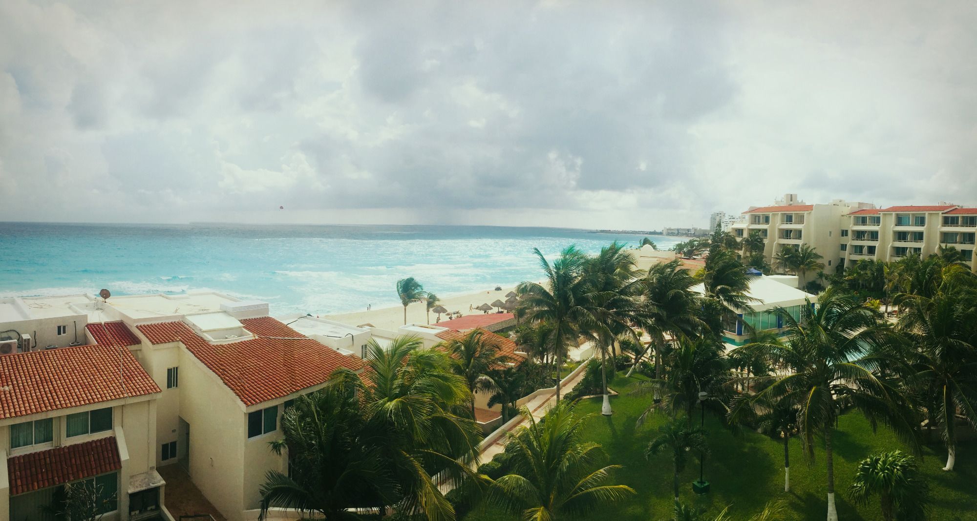 Rodero By Solymar Beach Front Condos In Hotel Zone Cancún Exteriör bild