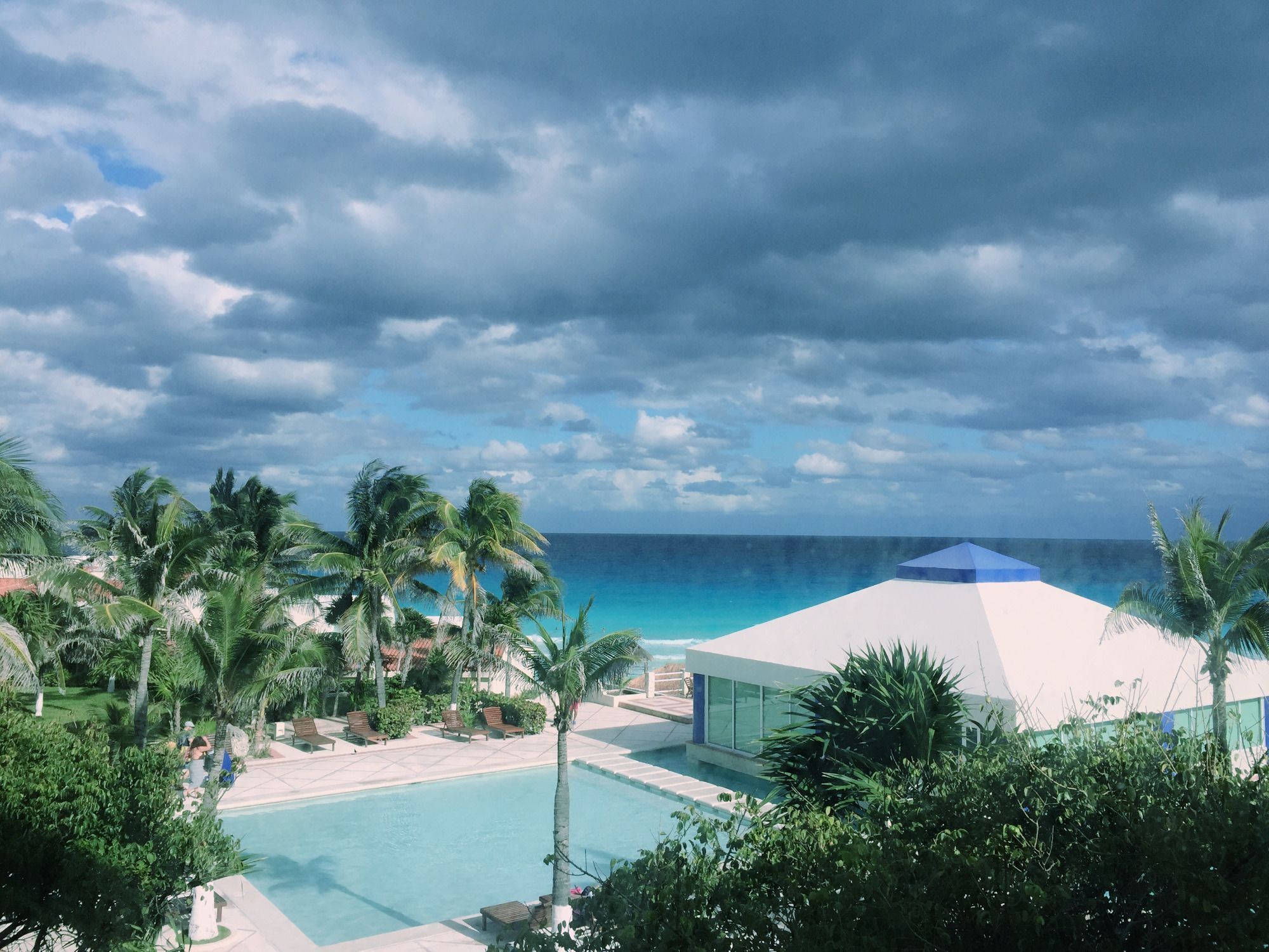 Rodero By Solymar Beach Front Condos In Hotel Zone Cancún Exteriör bild